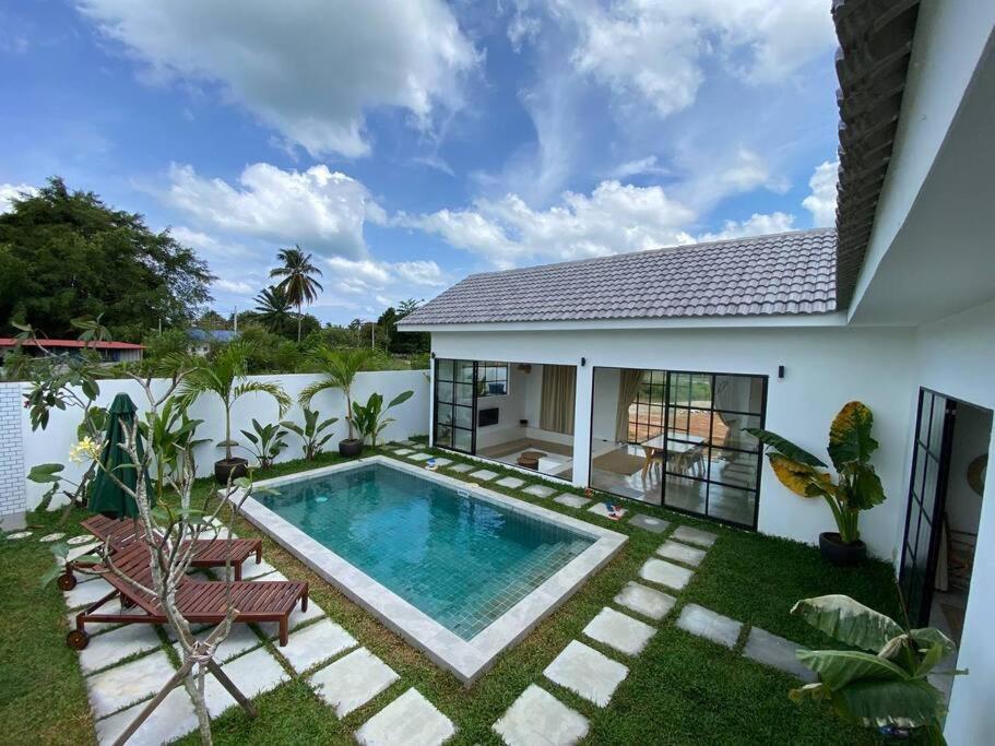 Allure Villa Cempaka Private Pool Kuantan Esterno foto