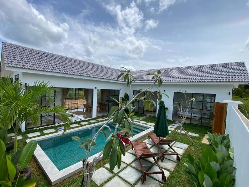 Allure Villa Cempaka Private Pool Kuantan Esterno foto